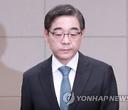 검찰, '50억클럽·재판거래' 권순일 전 대법관 피의자 소환(종합)