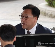 청사 도착한 김병환 신임 금융위원장