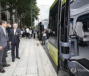 자율주행버스 청계천∼세운상가 오간다…완전 자동은 '아직'