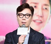 김영하, '롱블랙'과 표절 시비…"내 책 떠올라" vs "본 적 없다"