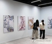 신세계백화점, 여름 전시 '빛의 모양:스파클링 썸머'