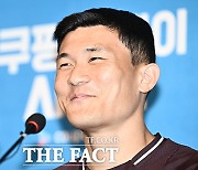 미소 짓는 김민재 [포토]