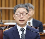 신임 대법관 취임…노경필 "양 끝단 무게 공정하게"·박영재 "정의 향해 걷겠다"