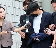 '유흥업소 女종업원 성폭행 혐의' 성동구 의원, 구속 피했다…법원 "방어권 보장"