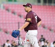 [MD포토] 후라도 '2회부터는 다시 안경 쓰고 등판'