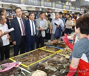 청탁금지법 관련 현장 의견 듣는 정승윤 부위원장