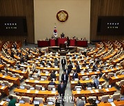 '노란봉투법 필리버스터' 24시간 넘게 계속…자정에야 마무리