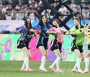 뉴진스 '신나는 축하 무대'