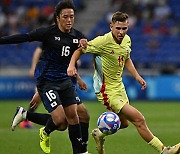 일본 남자축구, 스페인에 0-3 완패…8강에서 탈락