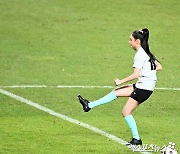 뉴진스 해린 '시축은 이렇게'[엑's HD포토]