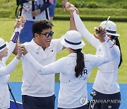 [올림픽] '최약체' 이끌고 금메달 지휘한 여자양궁 감독 "나도 불안했다"