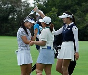 [포토]윤이나,시원한 우승 축하 물세레