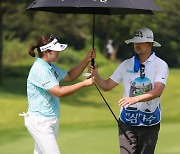 [STN포토]유해란, 멋지게 성공하는 버디퍼트