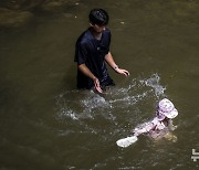 폭염특보, 계곡으로 놀러온 시민들