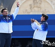 尹대통령, 김우진 양궁 3관왕에 "정말 대단해, 팀 코리아 파이팅"