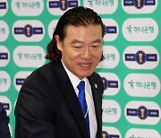 밝은 표정의 김판곤 울산 HD FC 감독