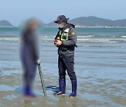 "'불법 어구' 해루질 꼼짝마"…군산해경 '특별 단속'