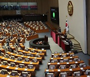 정쟁에 꽉 막힌 국회…민생법안 일몰 닥쳤는데 여야 논의 ‘0’