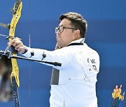 4.9㎜ 차이로 김우진 3관왕…한국 양궁 金 싹쓸이 드라마