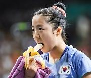 S. Korean table tennis star captures hearts with sportsmanship, charm