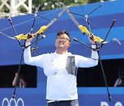 한국, 김우진 금메달로 양궁 전종목 석권…10번째 金