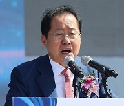 “국민에 감동 준다” 양궁 극찬한 홍준표···정치권 향해 한 말은?