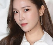 '소녀시대 탈퇴' 제시카 中 팬들 때문에..SM사옥 앞 현수막 설치에 '시끌'[종합]