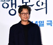 유재명, 연기변신 기대하세요[TEN포토]