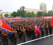 "승리 보고 맹세"…北 평양 당원들 수해지역 파견 지원