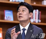 민주 "이재명 포함 138명 통신사찰 당했다…18명 현역의원"