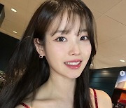 아이유, 고혹→발랄 오가는 팔색조 공주님 “관객으로 만나 영광”