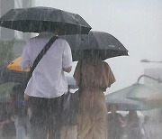 경북 칠곡 한 시간에 98mm '극한 호우'…열대야 해소되기도