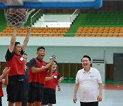 자유투 성공하는 윤석열 대통령