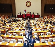 與野 모처럼 머리 맞댔지만..국회 정상화까지 '뇌관' 산적