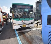 서울 도봉구에서 시내버스 2대 추돌‥15명 부상