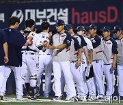 [ST포토] 두산, LG에 8-4 승리