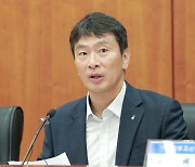 “지배주주 이익 우선 경영, 그릇된 관행”…이복현, 두산 등에 쓴소리(종합)