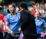 한국 여자 탁구 단체전, ‘세계랭킹 1위’ 中에 0-3 완패…결승 진출 좌절 [파리 2024]