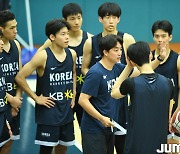 [JB포토] 작전 지시하는 U18 남자농구대표팀 정승원 감독