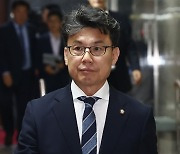 진성준 "금투세 시행 입장 확고…악플러, 진짜 개미냐"