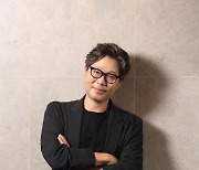 '행복의 나라' 유재명 "전두환 싱크 맞추려 헤어라인 만들어" (인터뷰①)