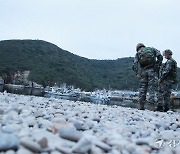 군 "북한 주민 1명 남북 중립수역 넘어 귀순"