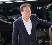 출근하는 박성재 법무부 장관