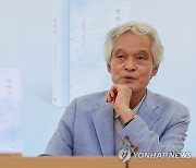 '연해주' 출간 간담회서 발언하는 송호근 석좌교수