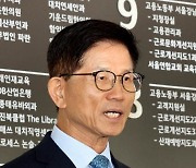 ‘보수 유튜버’ 김문수 매출이 5억···야 “막말 아이콘, 철저 검증 받아야”