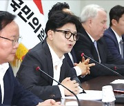 ‘키’는 중도층이 쥐고 있다…한동훈의 고민 [신율의 정치 읽기]