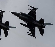 “우크라 헤르손 상공서 F-16 첫 포착”…러 당국자 확인