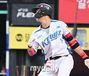 [MD포토] 심우준 '박세웅 상대로 2타점 적시타'