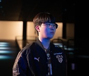 '정규리그 1위 확정!'…GEN, 탑 오로라 앞세워 1세트 KT 제압 (LCK)