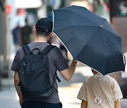 전국 무더위 속 곳곳 소나기…낮 최고기온 35도